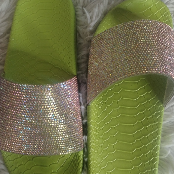 Glitter Slides *NEW* texture bottom in neon yellow - Picture 1 of 3